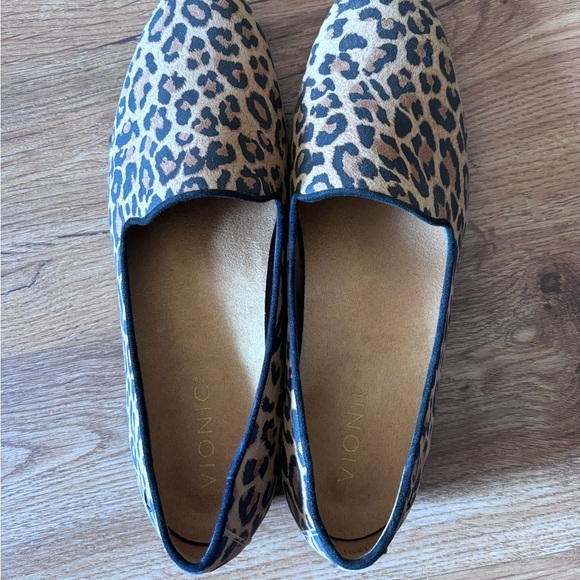 Vionic Shoes - Vionic Leopard Print Women's Shoes Sz 7